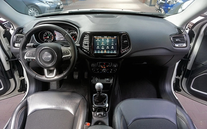 Jeep Compass cena 94900 przebieg: 44000, rok produkcji 2019 z Nowe Brzesko małe 742